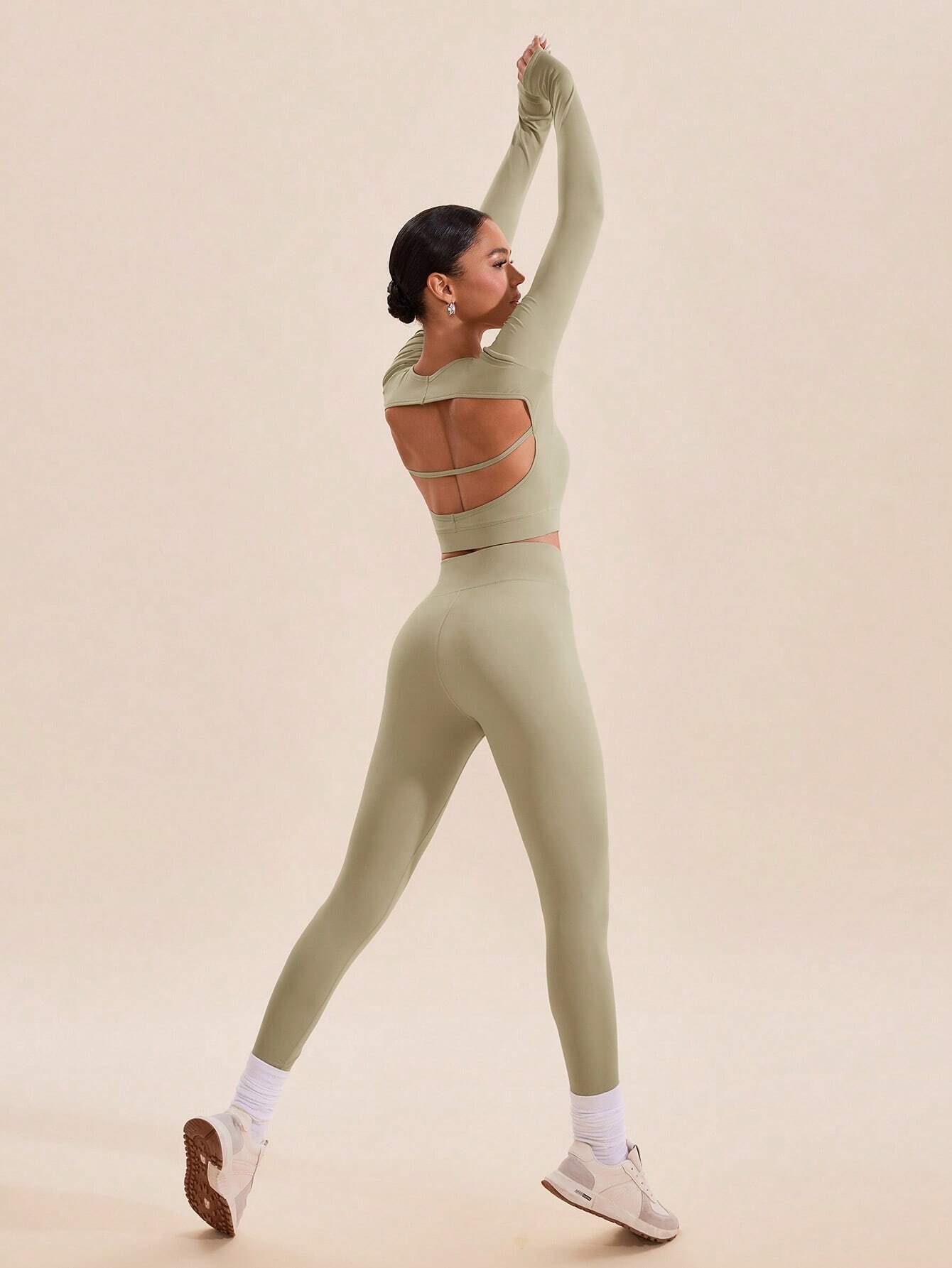 SET ĐỒ TẬP YOGA 2 MÓN ÁO CÁCH ĐIỆU LƯNG