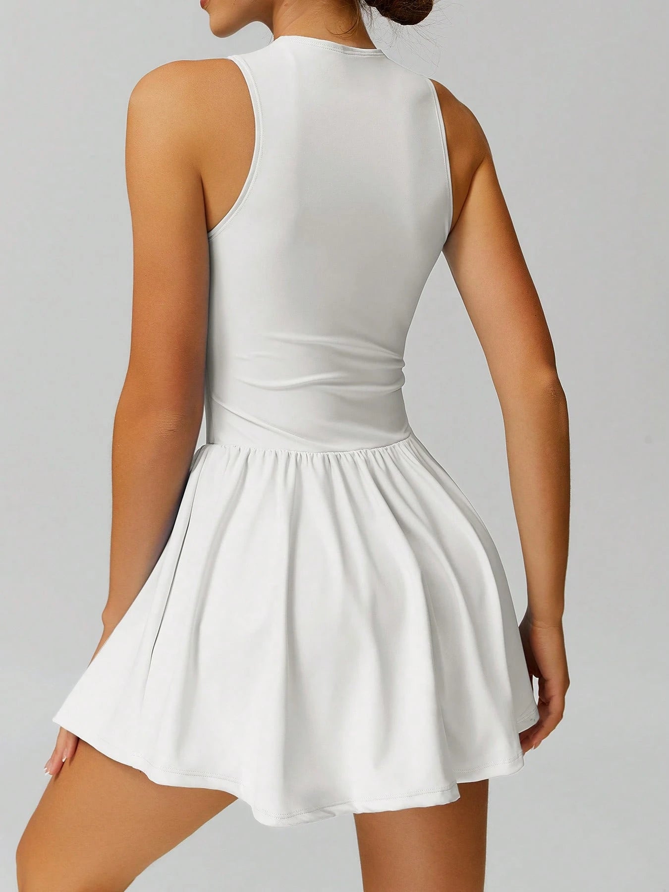 ĐẦM THỂ THAO NỮ BASIC