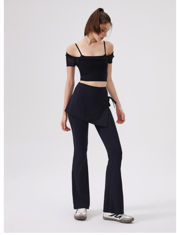 SET ĐỒ TẬP GYM/YOGA CROP TOP HAI DÂY KÈM QUẦN ỐNG LOE ĐÍNH VÁY PHỦ THỜI TRANG